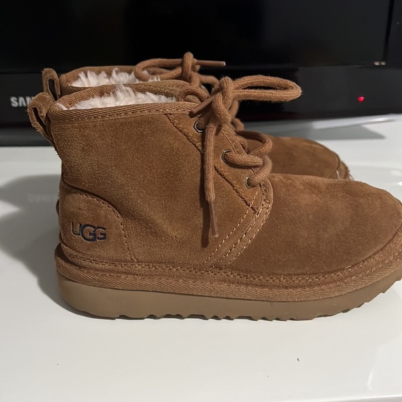 Uggs boots - Picture 2 of 3